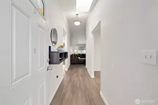 3933 Woodlawn Dr SE, Olympia, WA 98501 - Photo 2