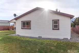 935 Sunrise Dr, Manson, WA 98831 - Photo 18