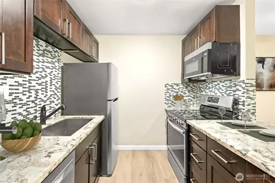 12435 NE 131st Court #D102, Kirkland, WA 98034 - Photo 8