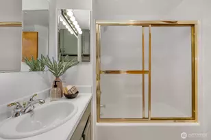 5305 SW Shore Pl, Seattle, WA 98136 - Photo 22