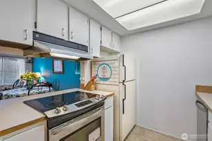 8911 Holly Dr, Everett, WA 98208 - Photo 4