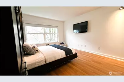 7600 Greenwood Avenue N #206, Seattle, WA 98103 - Photo 10
