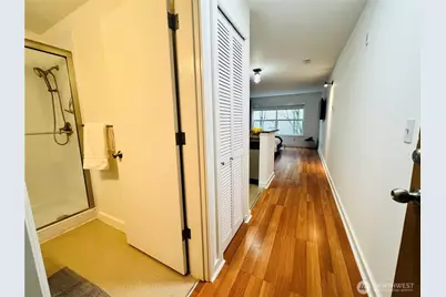 7600 Greenwood Avenue N #206, Seattle, WA 98103 - Photo 2