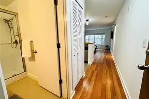 7600 Greenwood Ave N, Seattle, WA 98103 - Photo 2