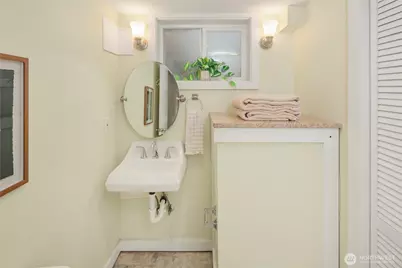 915 N 92nd Street, Seattle, WA 98103 - Photo 32
