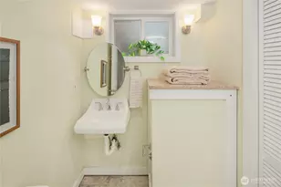 915 N 92nd St, Seattle, WA 98103 - Photo 32