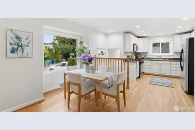 9752 Evanston Avenue N, Seattle, WA 98103 - Photo 6