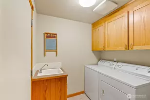 705 Kachess Ln, Zillah, WA 98953 - Photo 8