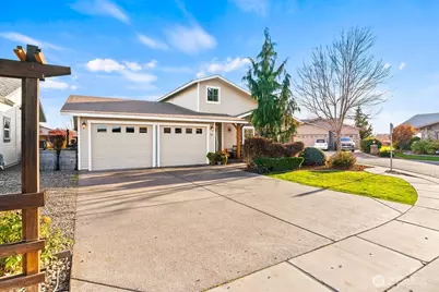 705 Kachess Lane, Zillah, WA 98953 - Photo 2