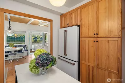 27704 Manzanita Beach Road SW, Vashon, WA 98070 - Photo 8