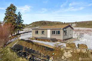 565 Boyd Loop Rd, Manson, WA 98831 - Photo 2