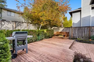 24230 SE 44th St, Sammamish, WA 98029 - Photo 32