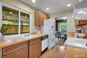 2005 Camas Ct SE, Renton, WA 98055 - Photo 10