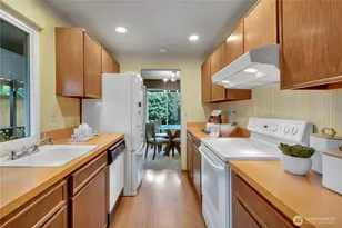 2005 Camas Ct SE, Renton, WA 98055 - Photo 8