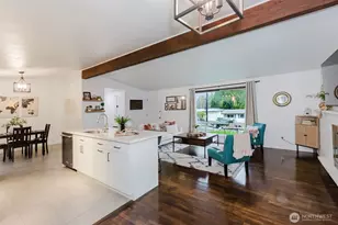 318 E 28th St, Bremerton, WA 98310 - Photo 8