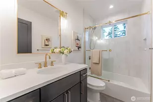 12226 NE 70th St, Kirkland, WA 98033 - Photo 32