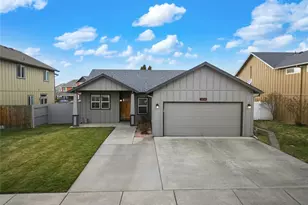 1242 SE Falbo Dr, College Place, WA 99324 - Photo 2