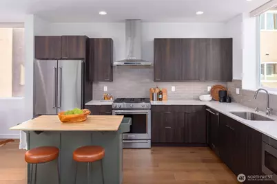 1918 5th Avenue N #B, Seattle, WA 98109 - Photo 12