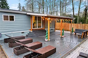 10701 Holly Dr, Everett, WA 98204 - Photo 2