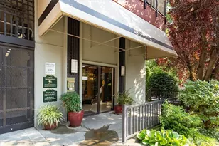 410 W Roy St, Seattle, WA 98119 - Photo 2