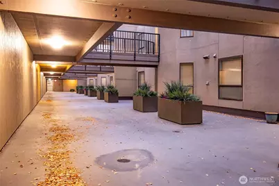 410 W Roy Street #E101, Seattle, WA 98119 - Photo 30