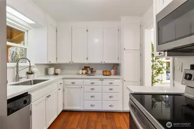 16406 Sylvester Road SW, Burien, WA 98166 - Photo 8