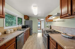 7121 Highland Dr, Everett, WA 98203 - Photo 8