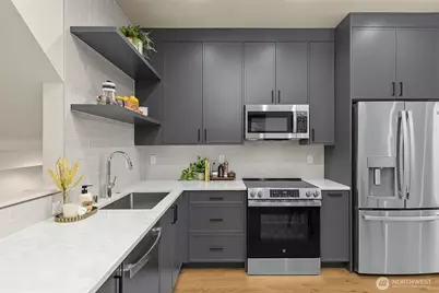 1106 B 34th Avenue, Seattle, WA 98122 - Photo 14