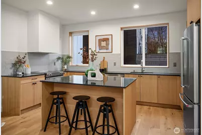 1810 E Mercer Street, Seattle, WA 98112 - Photo 8