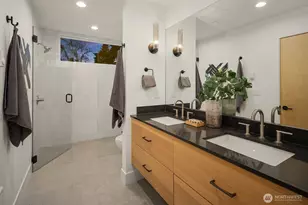 1810 E Mercer St, Seattle, WA 98112 - Photo 14