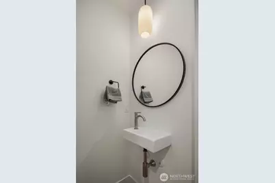 1810 E Mercer Street, Seattle, WA 98112 - Photo 12