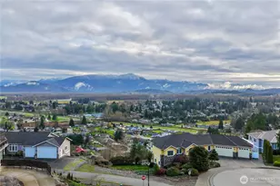 865 Burlington Heights Dr, Burlington, WA 98233 - Photo 2