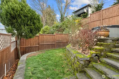 2912 3rd Avenue N, Seattle, WA 98109 - Photo 34