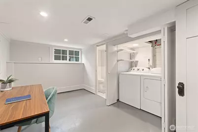 2912 3rd Avenue N, Seattle, WA 98109 - Photo 20