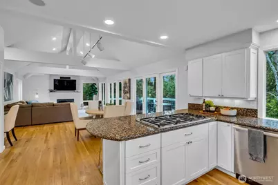 8402 SE 53rd Place, Mercer Island, WA 98040 - Photo 10