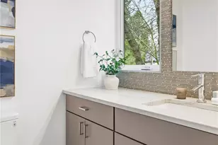 725 N 63rd St, Seattle, WA 98103 - Photo 12