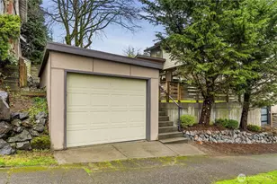 725 N 63rd St, Seattle, WA 98103 - Photo 38