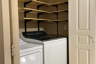 1900 Alaskan Wy, Seattle, WA 98110 - Photo 18