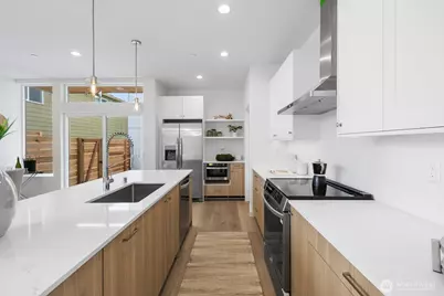 8831 Wallingford Avenue N, Seattle, WA 98103 - Photo 8