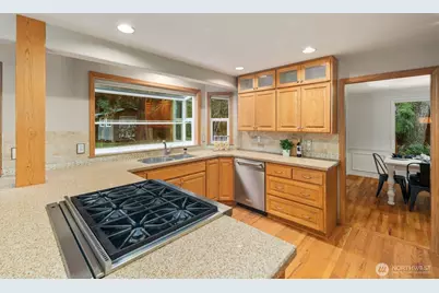 18412 NE 192nd Street, Woodinville, WA 98077 - Photo 10