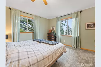 1351 Crestview Drive, Camano Island, WA 98282 - Photo 14