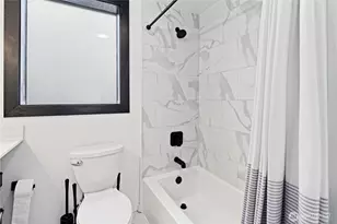 6525 7th Ave NW, Seattle, WA 98117 - Photo 16