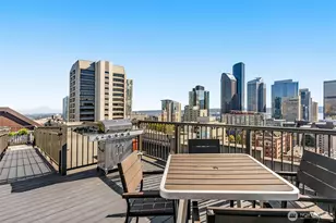 1105 Spring St, Seattle, WA 98104 - Photo 22