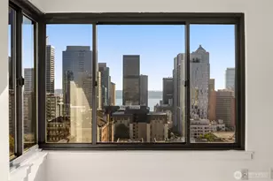 1105 Spring St, Seattle, WA 98104 - Photo 10