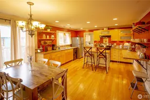 733 E 10th St, Port Angeles, WA 98362 - Photo 14