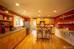 733 E 10th St, Port Angeles, WA 98362 - Photo 12