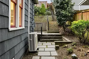 2554 3rd Ave W, Seattle, WA 98119 - Photo 28