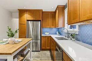 2554 3rd Ave W, Seattle, WA 98119 - Photo 8