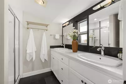 213 N 39th Street #C, Seattle, WA 98103 - Photo 18