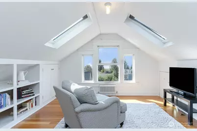 1607 6th Avenue W, Seattle, WA 98119 - Photo 16